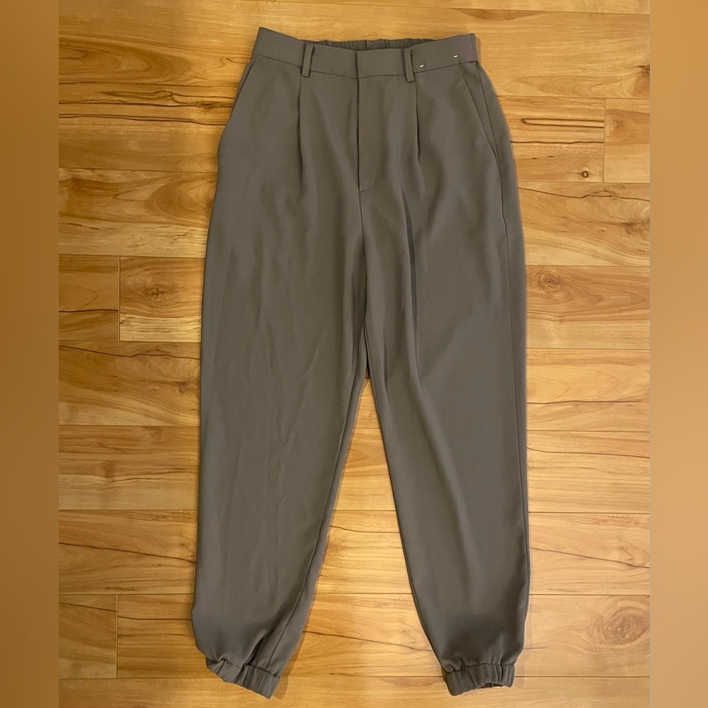Uniqlo fitted slacks - dark grey